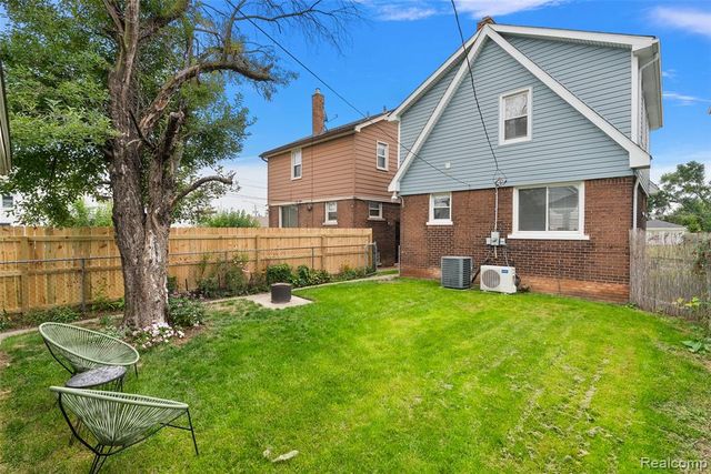 5065 Evaline Street, Hamtramck, MI 48212