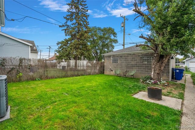 5065 Evaline Street, Hamtramck, MI 48212