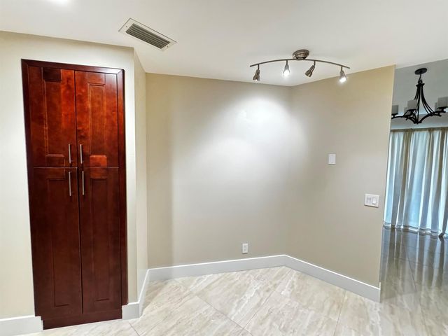 5520 Coach House Circle G, Boca Raton, FL 33486