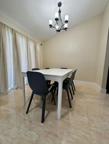 5520 Coach House Circle G, Boca Raton, FL 33486
