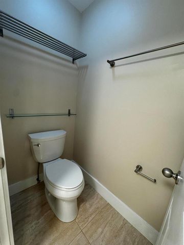 5520 Coach House Circle G, Boca Raton, FL 33486