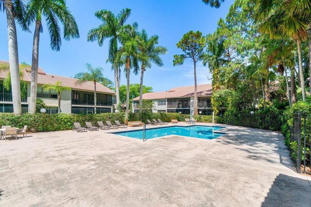 5520 Coach House Circle G, Boca Raton, FL 33486