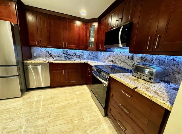 5520 Coach House Circle G, Boca Raton, FL 33486