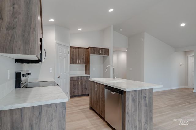 2913 W Taiban Creek Dr, Kuna, ID 83634