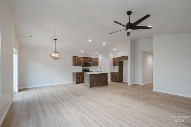 2913 W Taiban Creek Dr, Kuna, ID 83634