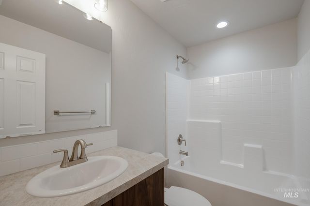 2913 W Taiban Creek Dr, Kuna, ID 83634