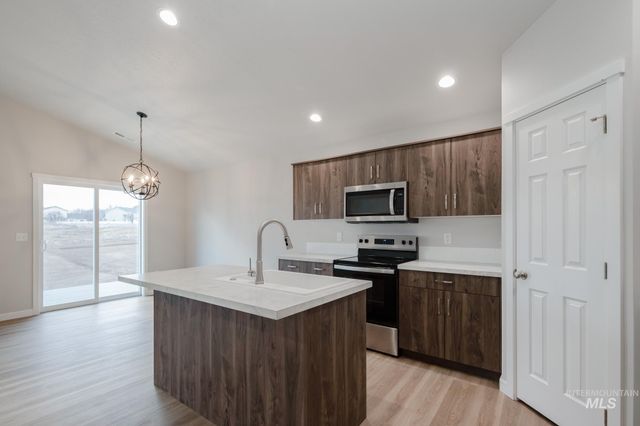 2913 W Taiban Creek Dr, Kuna, ID 83634