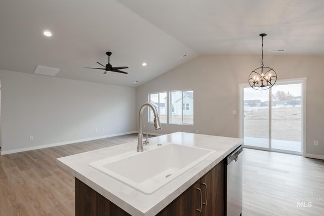 2913 W Taiban Creek Dr, Kuna, ID 83634