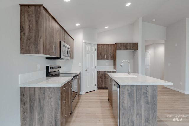 2913 W Taiban Creek Dr, Kuna, ID 83634