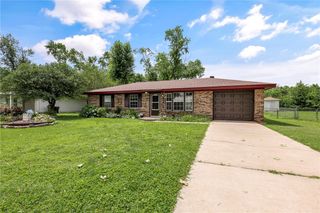 2000 W Wood Street, Rogers, AR 72756