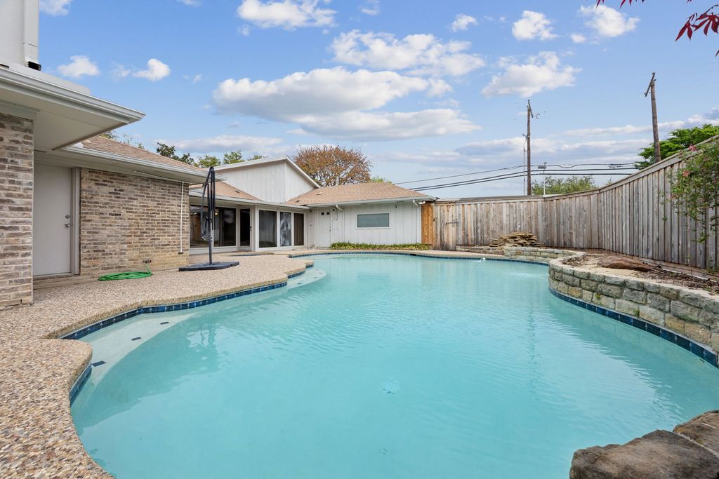 2100 Treehouse Lane, Plano, TX 75023
