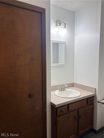 1154 Waterbury Drive, Medina, OH 44256