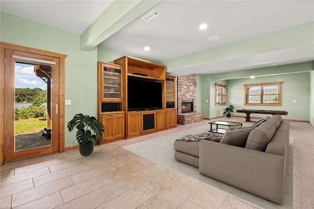 20981 Lakeshore Drive, Springdale, AR 72764