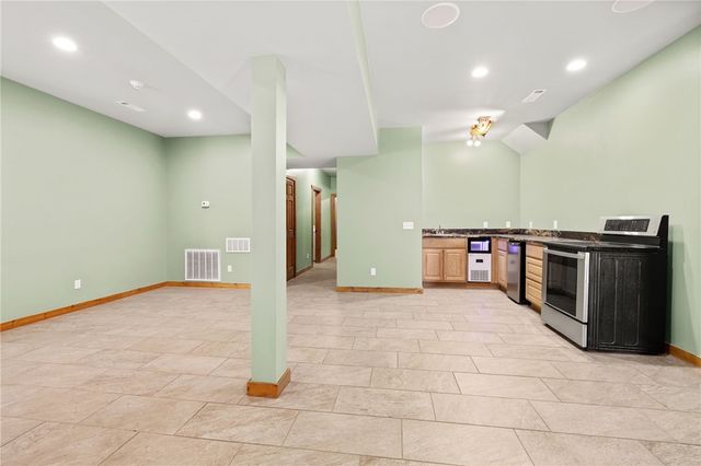 20981 Lakeshore Drive, Springdale, AR 72764