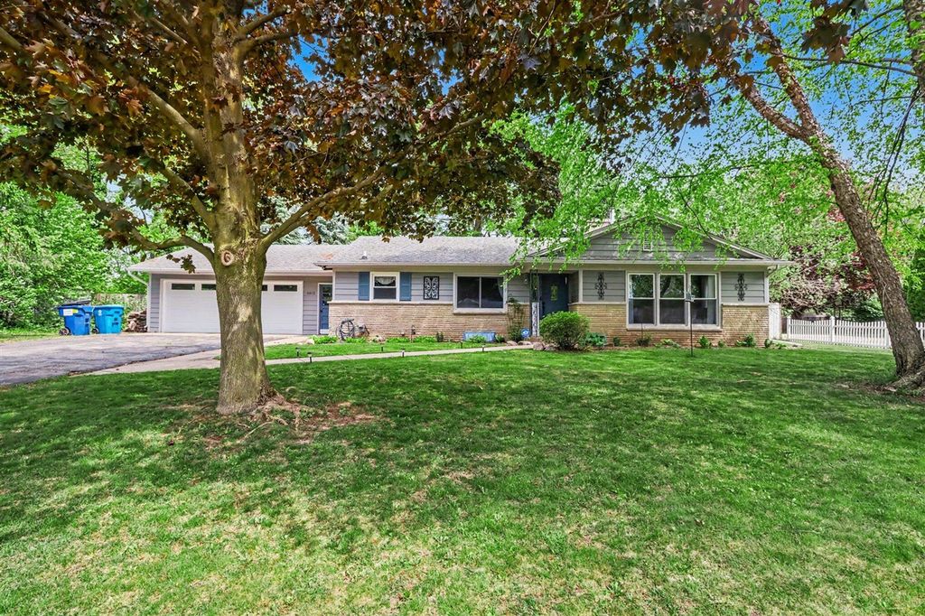 4512 Croyden Avenue, Kalamazoo, MI 49006