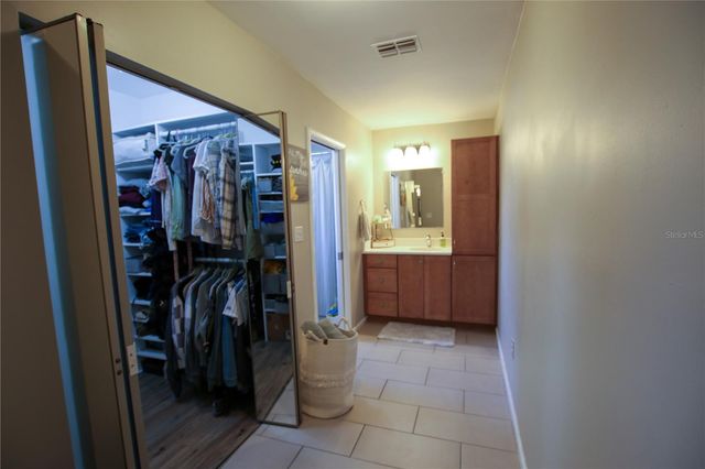 2810 W ROBSON STREET, Tampa, FL 33614