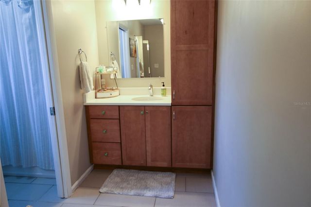 2810 W ROBSON STREET, Tampa, FL 33614