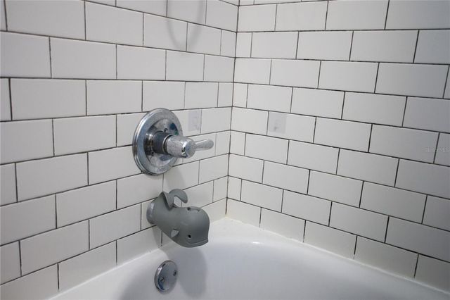 2810 W ROBSON STREET, Tampa, FL 33614