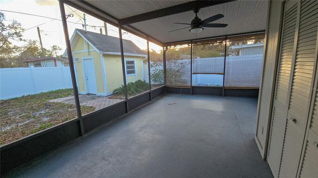 2810 W ROBSON STREET, Tampa, FL 33614