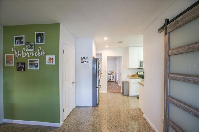 2810 W ROBSON STREET, Tampa, FL 33614