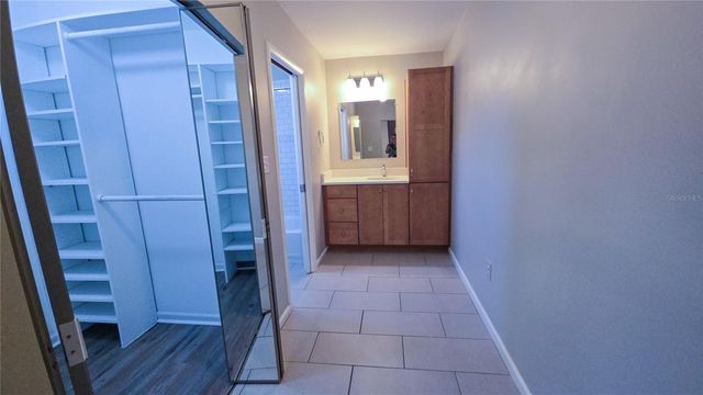 2810 W ROBSON STREET, Tampa, FL 33614