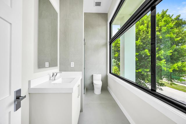 445 NE 11TH Avenue, Fort Lauderdale, FL 33301