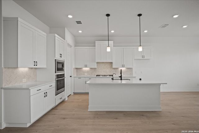 3727 Moru Oak Drive, Seguin, TX 78155