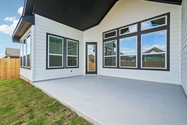 3727 Moru Oak Drive, Seguin, TX 78155