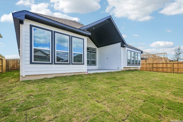 3727 Moru Oak Drive, Seguin, TX 78155