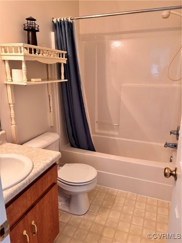 7873 Willow Walk Dr, Chesterfield, VA 23832