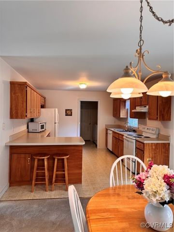 7873 Willow Walk Dr, Chesterfield, VA 23832