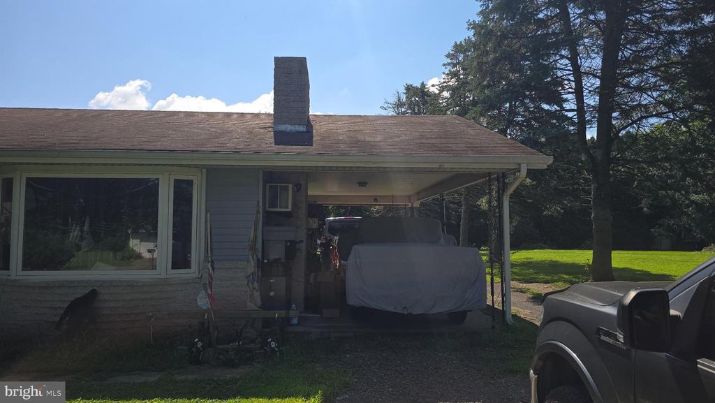 142 N STONE RD, Millersburg, PA 17061