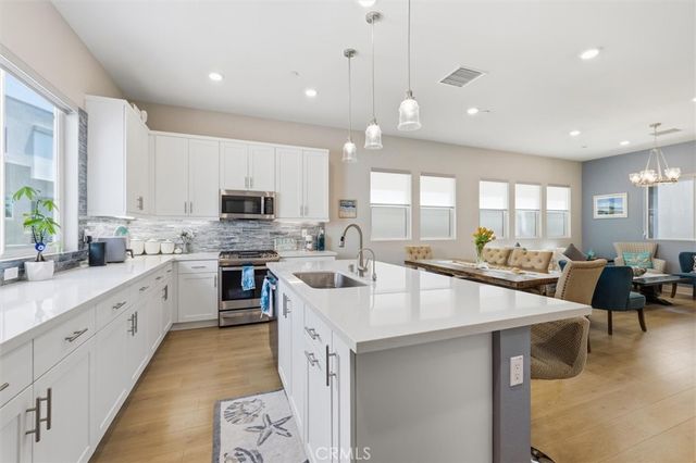 1642 W Saratoga Lane, San Pedro, CA 90732
