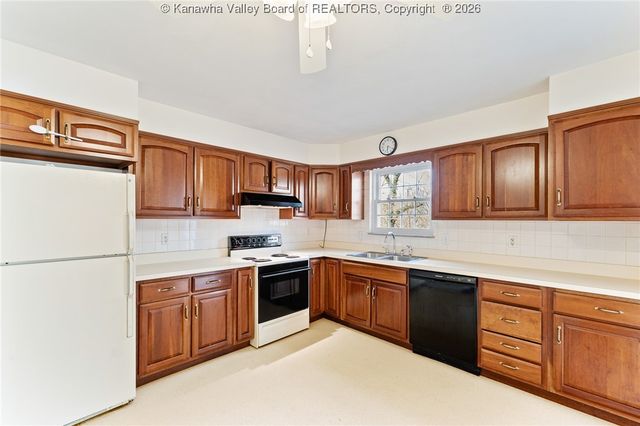 795 Echo Road, South Charleston, WV 25303