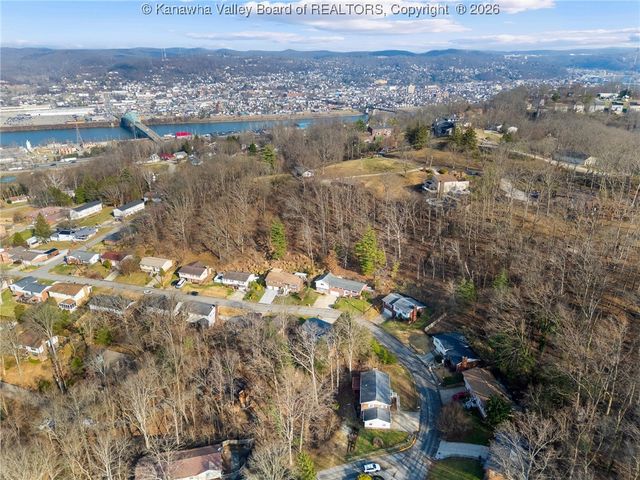 795 Echo Road, South Charleston, WV 25303