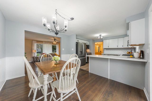 1034 S RIDGE LANE, Appleton, WI 54914