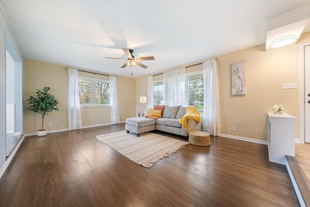 1034 S RIDGE LANE, Appleton, WI 54914