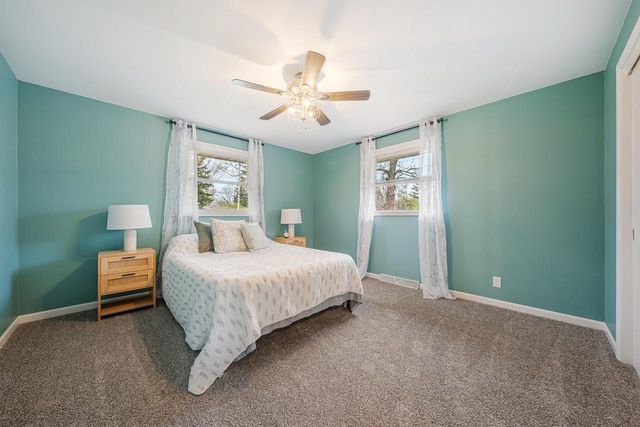 1034 S RIDGE LANE, Appleton, WI 54914