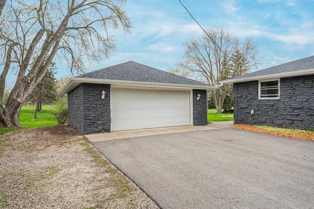 1034 S RIDGE LANE, Appleton, WI 54914