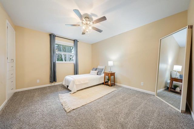 1034 S RIDGE LANE, Appleton, WI 54914