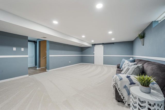 1034 S RIDGE LANE, Appleton, WI 54914
