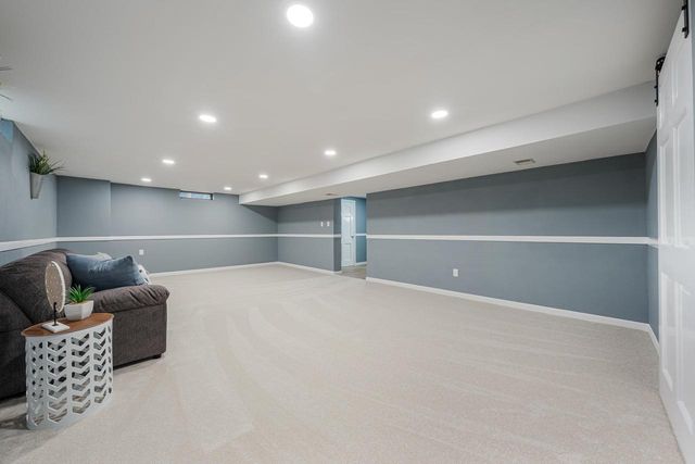 1034 S RIDGE LANE, Appleton, WI 54914