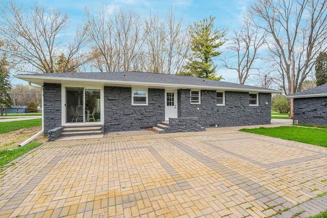 1034 S RIDGE LANE, Appleton, WI 54914