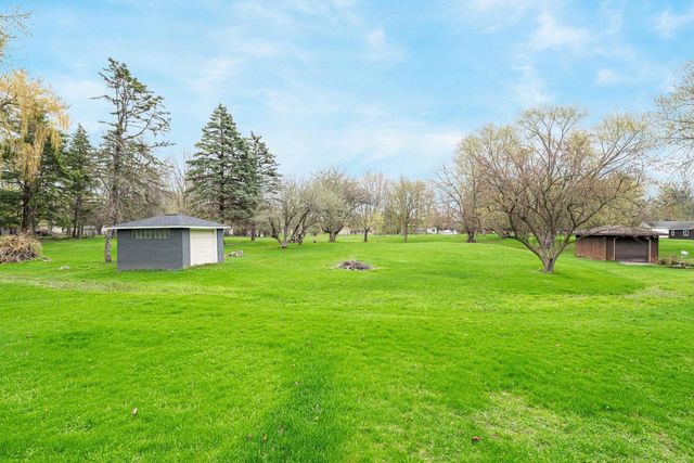 1034 S RIDGE LANE, Appleton, WI 54914