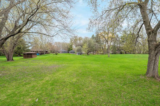1034 S RIDGE LANE, Appleton, WI 54914