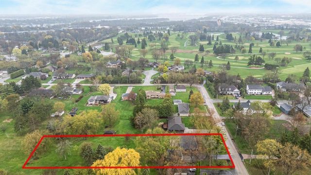 1034 S RIDGE LANE, Appleton, WI 54914