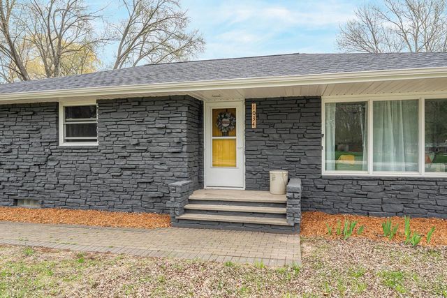 1034 S RIDGE LANE, Appleton, WI 54914