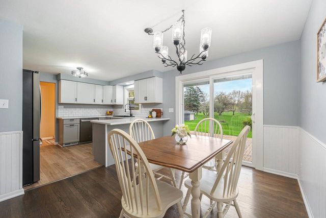 1034 S RIDGE LANE, Appleton, WI 54914