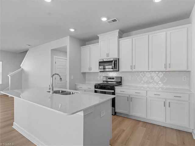 104 Frontiersman Drive, Mocksville, NC 27028