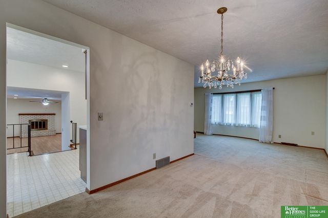 1602 Lawrence Lane, Bellevue, NE 68005